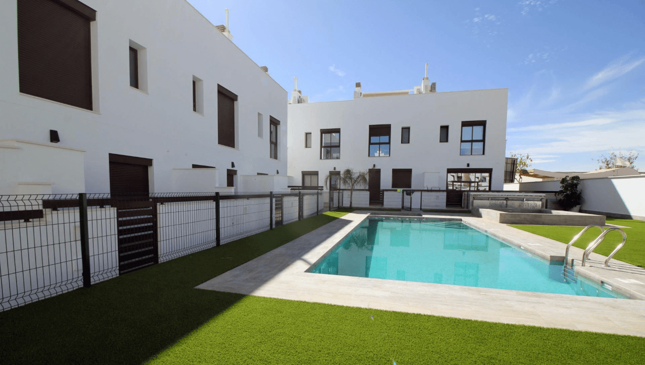 Villa till försäljning i Pilar De La Horadada